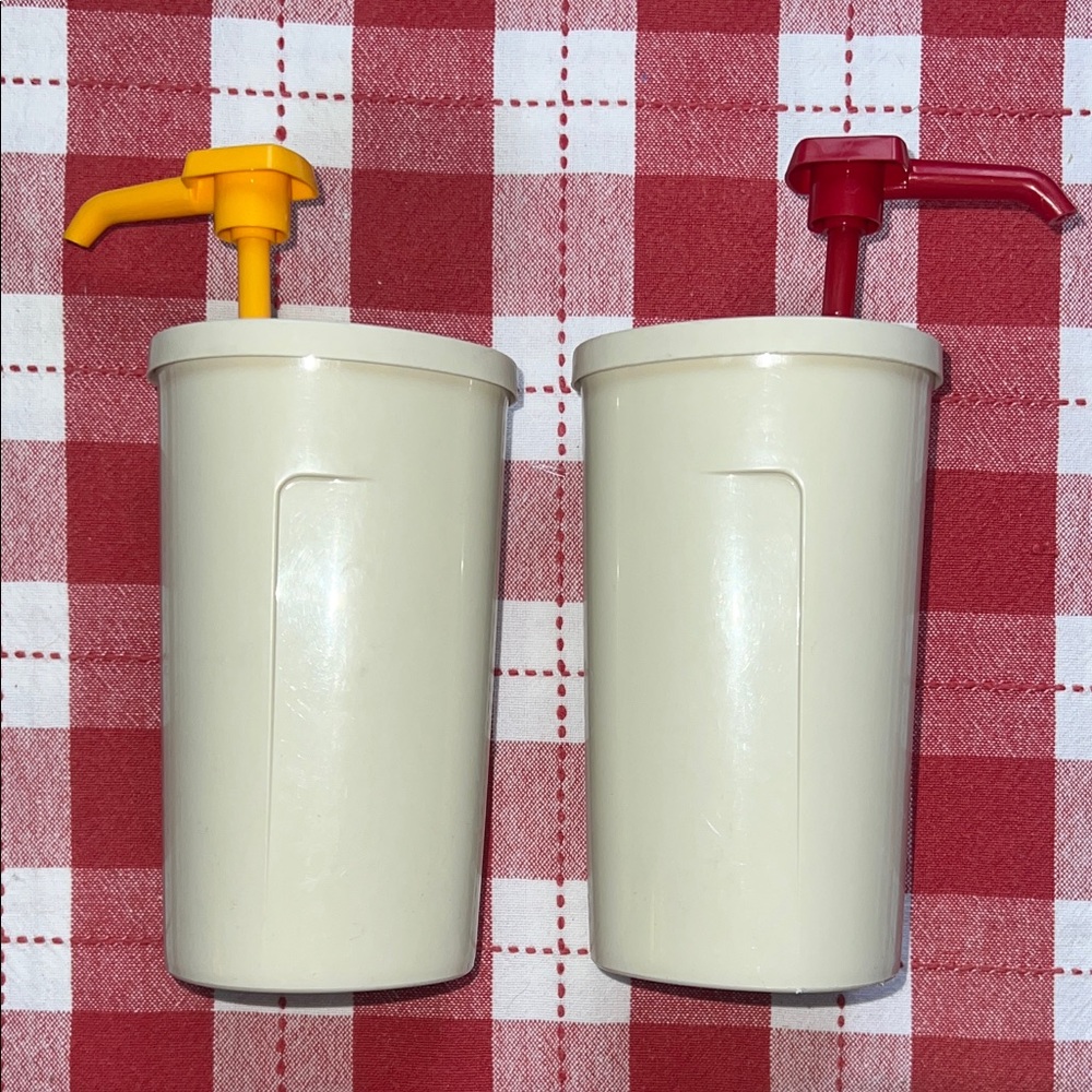 Vintage Set of Tupperware Mustard & Ketchup Pumps 640-8